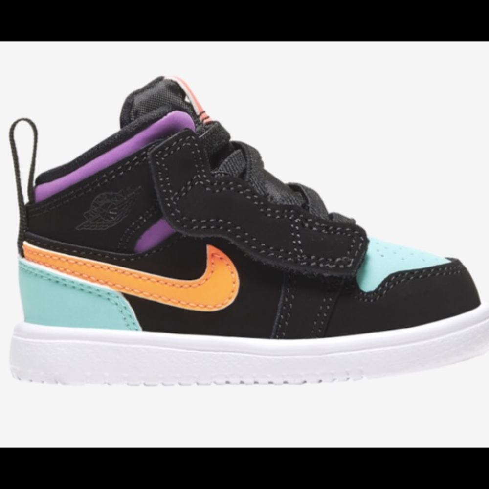 **Looks New🔥** toddler Jordan AJ 1 sneakers 👟.